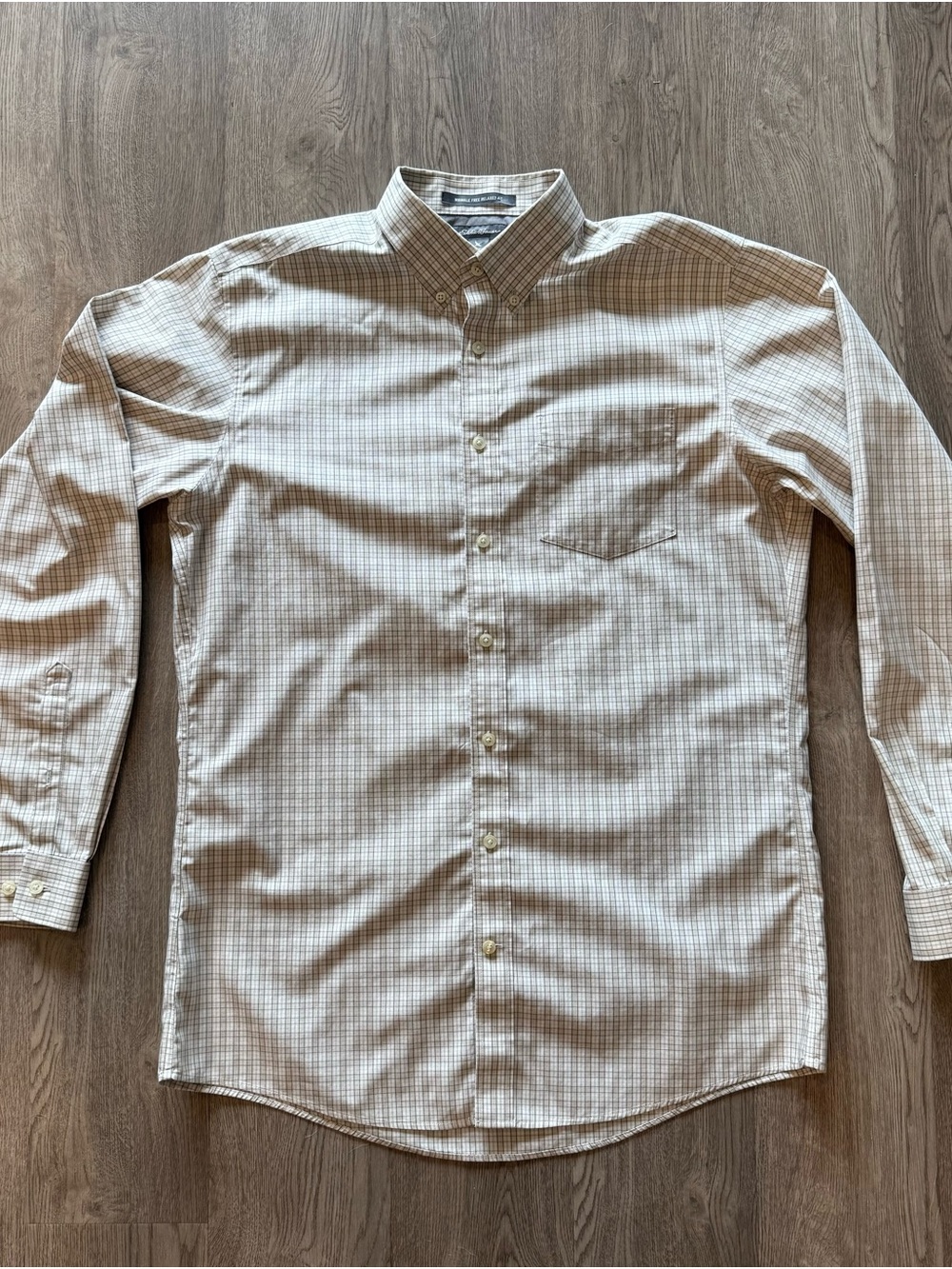 Men’s Eddie Bauer Classic Button-Down Plaid Shirt in Beige and White Sz Med/Tall - Picture 5 of 10